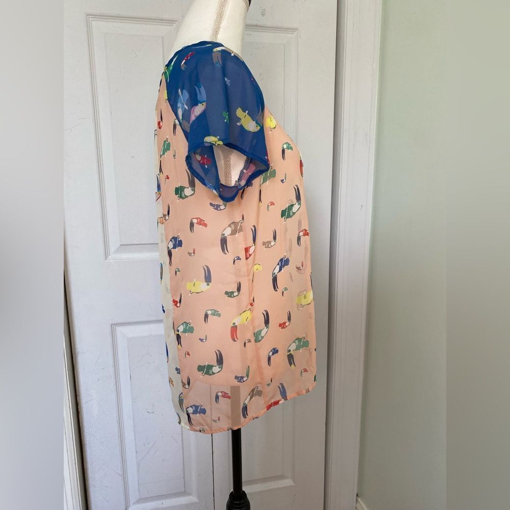 ToucanāPatternedāBlouse - Picture 2 of 6